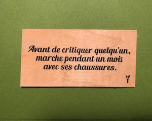 Avant-de-critiquer-distributeur