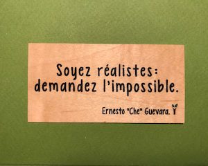 Soyez-réalistes-distributeur