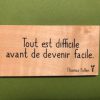 Tout-est-difficile-distributeur